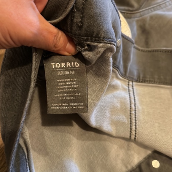 Torrid Denim Jacket sz 0 NWT - Picture 7 of 7